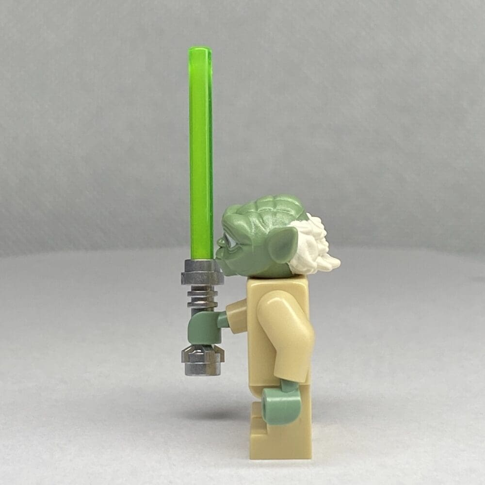 Lego Star Wars Minifigure Yoda - Image 4