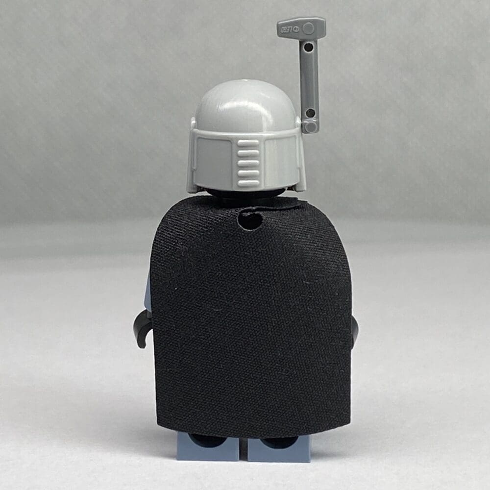 Lego Star Wars Minifigure Grey Mandalorian - Image 3