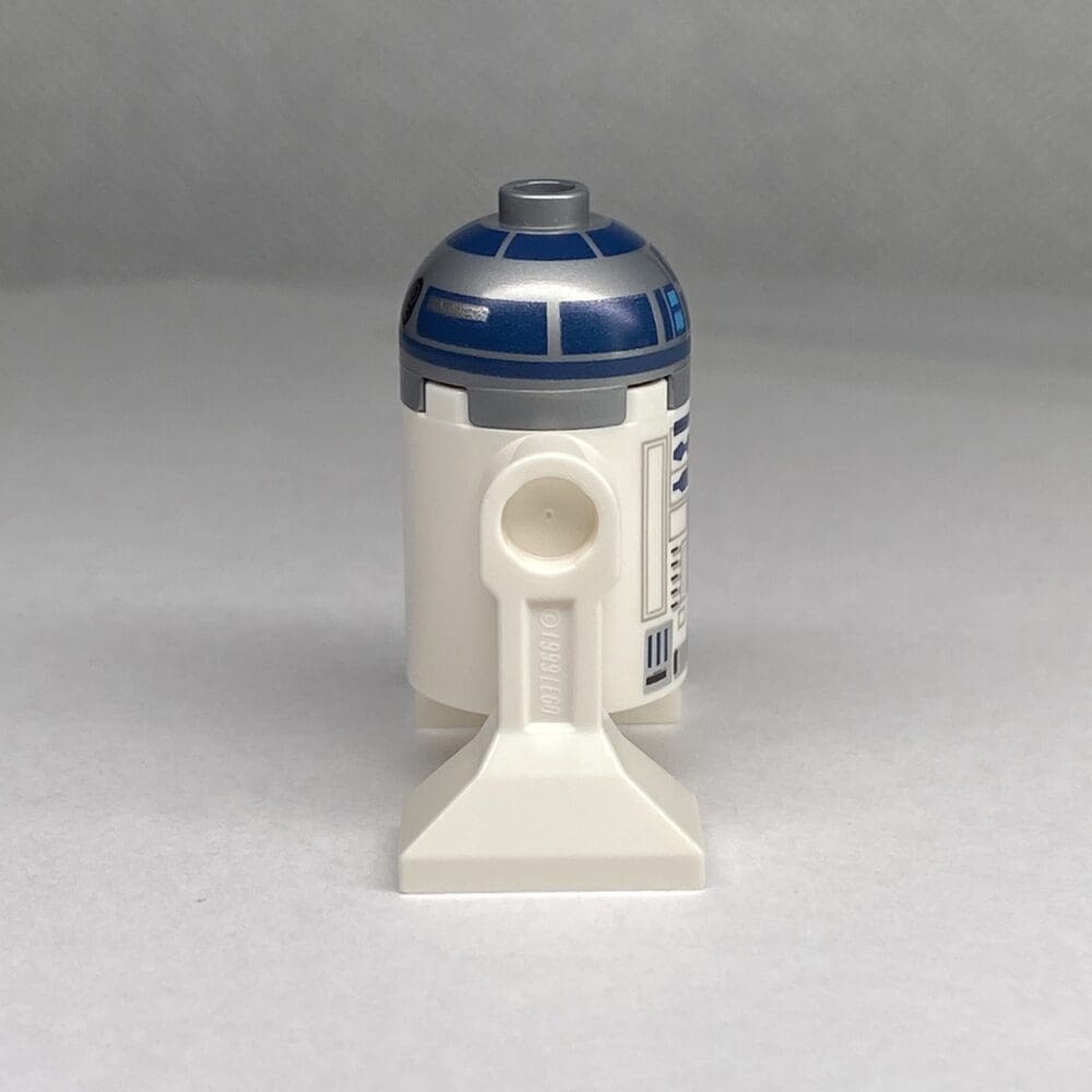 Lego Star Wars Minifigure R2-D2 - Image 4