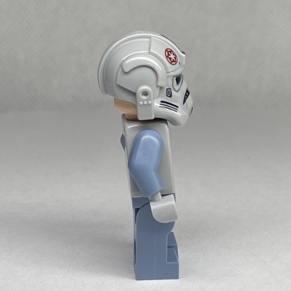 Lego Star Wars Minifigure AT-AT Pilot - Image 2